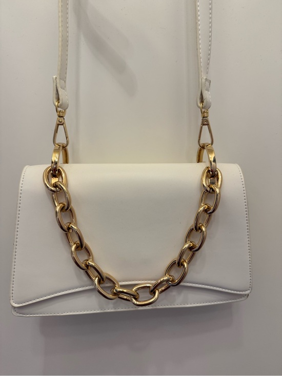 Aqua Handbags - Aqua White Crossbody Clutch Bag with Gold Chain BNWOT